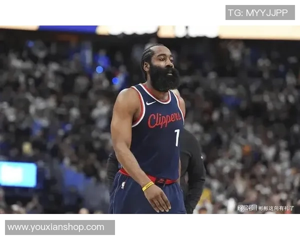 稳定输出！哈登&莱昂纳德首节14中7合砍20分