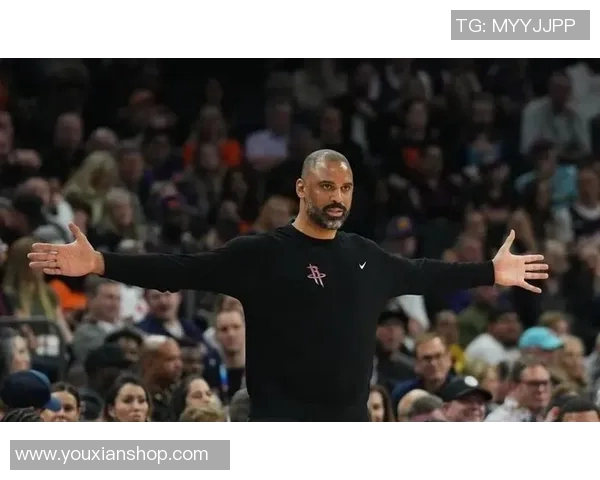 700万饼皇换45%三分神射！火箭独行侠2换1暗流：卡佩拉成筹码，1米96后卫空降休斯顿